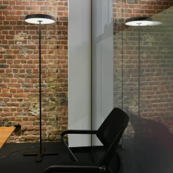 Koi-S LED Stehleuchte, mit Dimmer Stehleuchten|Objektbeleuchtung