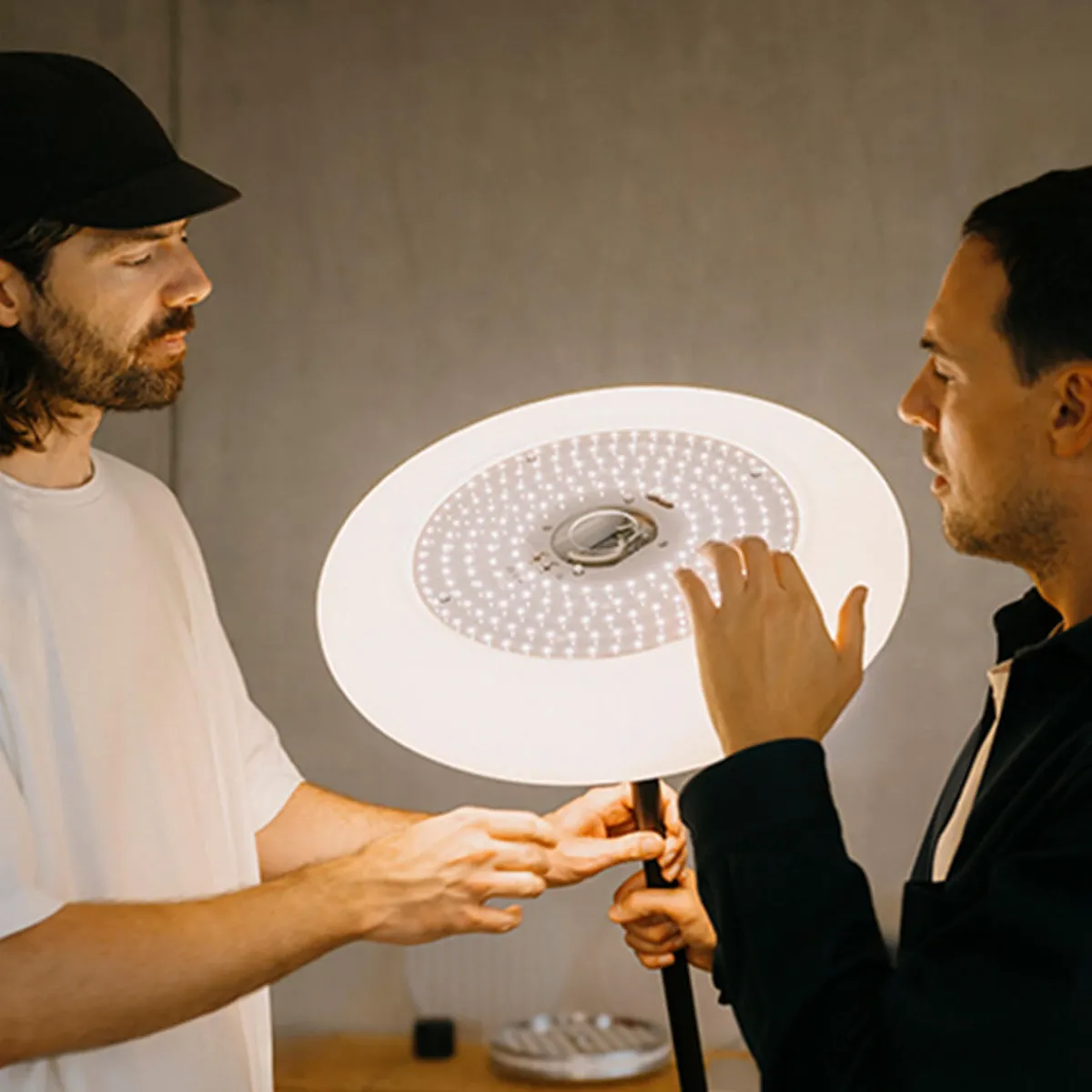 Online Oto-10 LED Stehleuchte, mit Dimmer Stehleuchten|Objektbeleuchtung