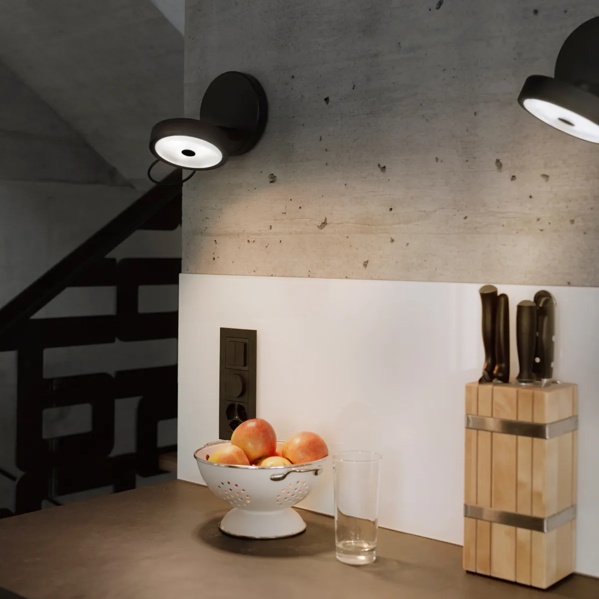 U-Turn-24 LED Wandleuchte Wandleuchten