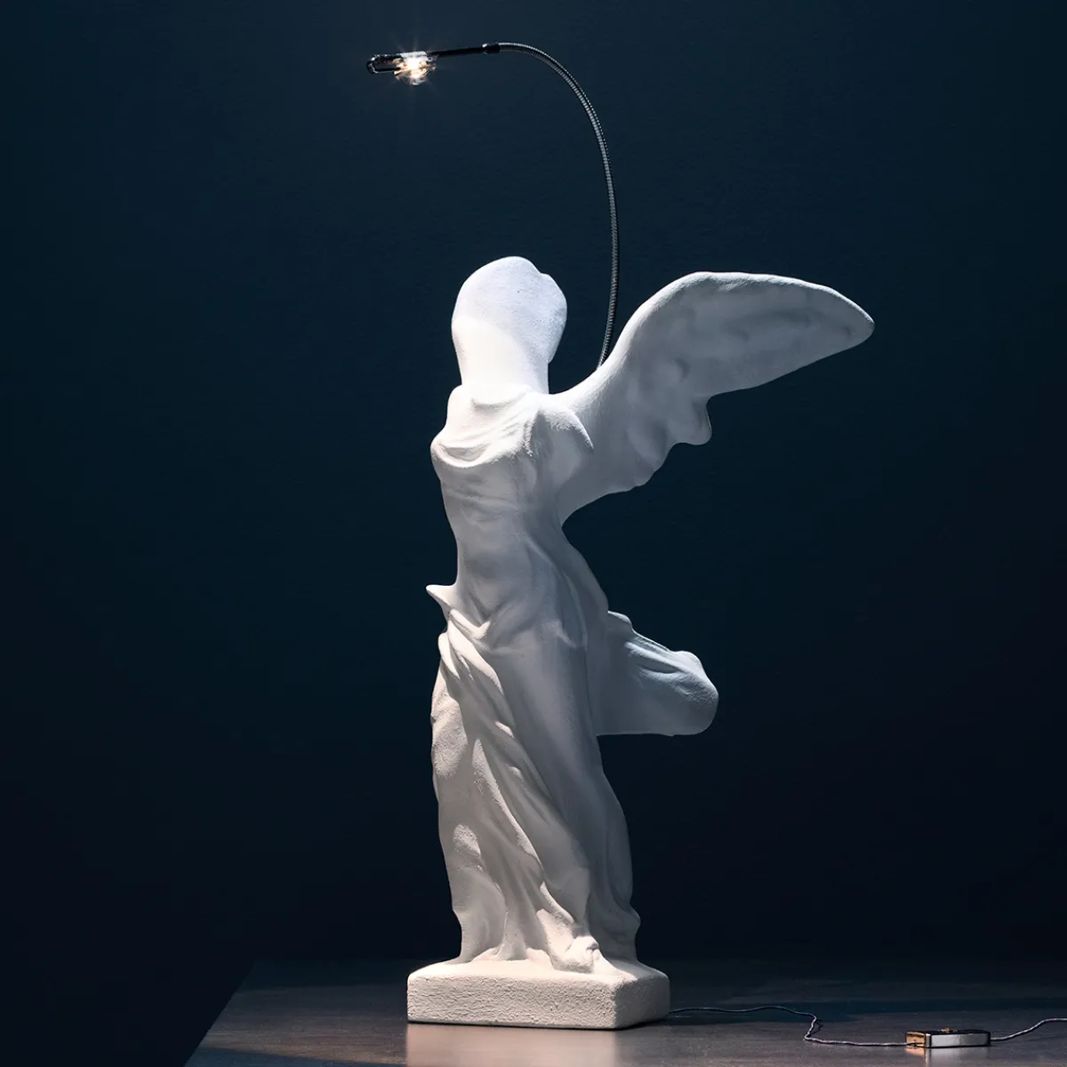 Sale Nike LED Tischleuchte Dekoration|Hotellerie