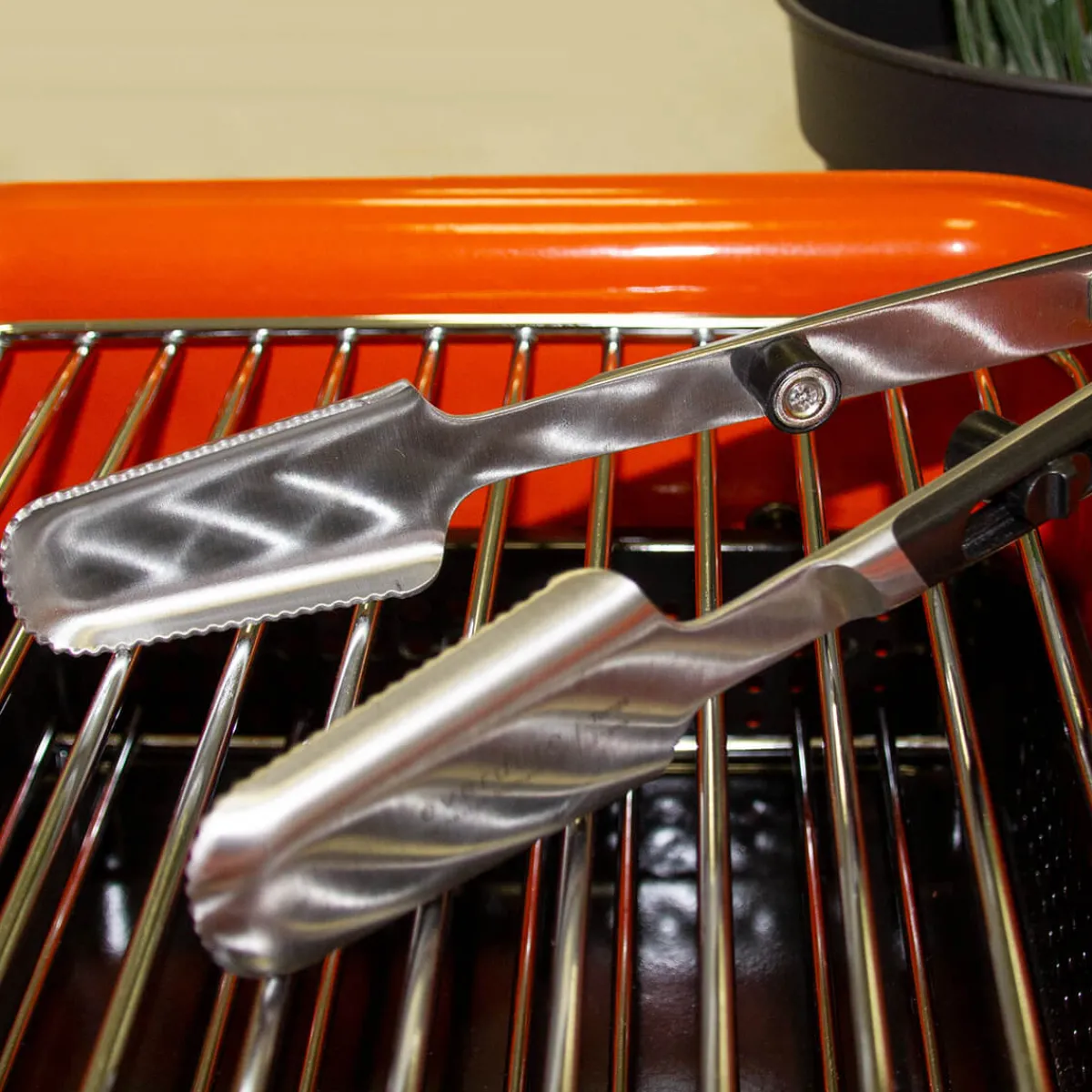 New Cube Holzkohlegrill, tragbar, Sorglos-Paket Grills & Pizzaöfen