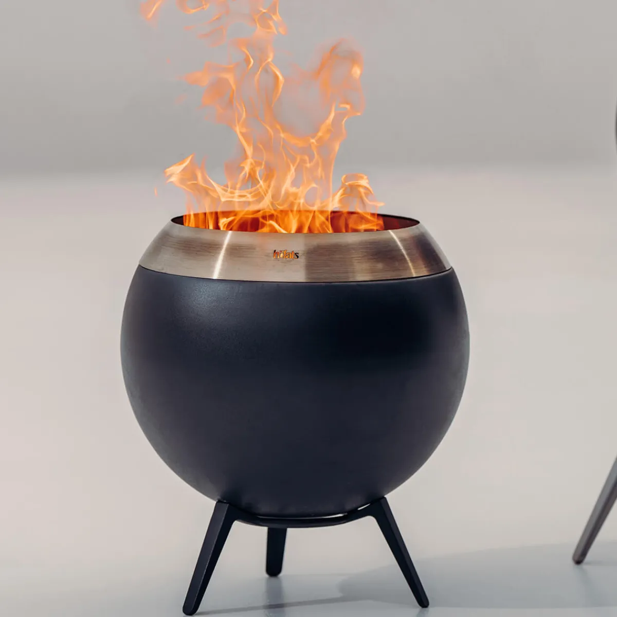 New Moon 45 Feuerschale mit niedrigem Fuß Feuerkörbe & Feuerschalen