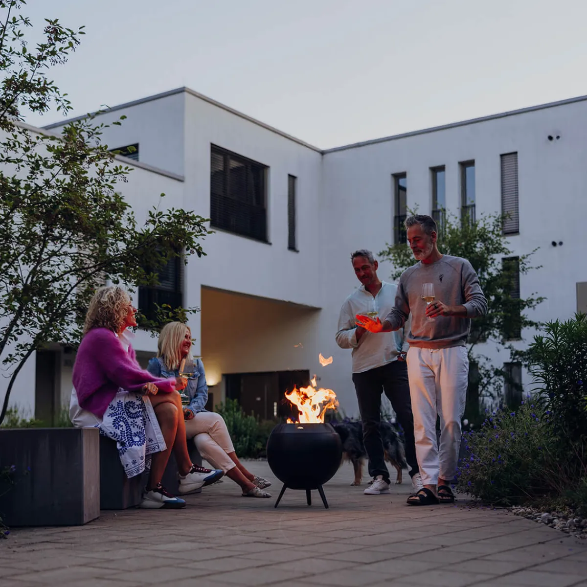 New Moon 45 Feuerschale mit niedrigem Fuß Feuerkörbe & Feuerschalen