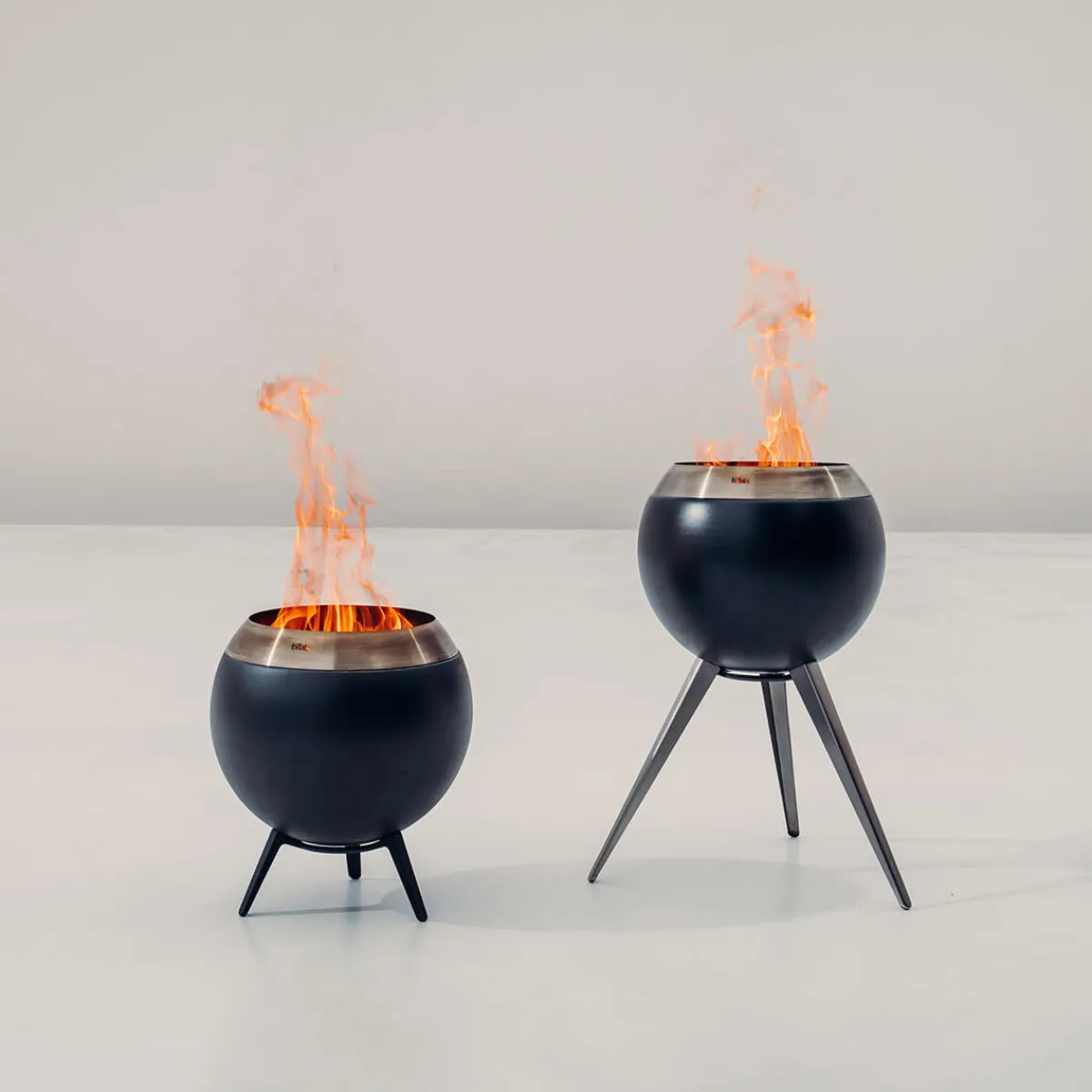 New Moon 45 Feuerschale mit niedrigem Fuß Feuerkörbe & Feuerschalen