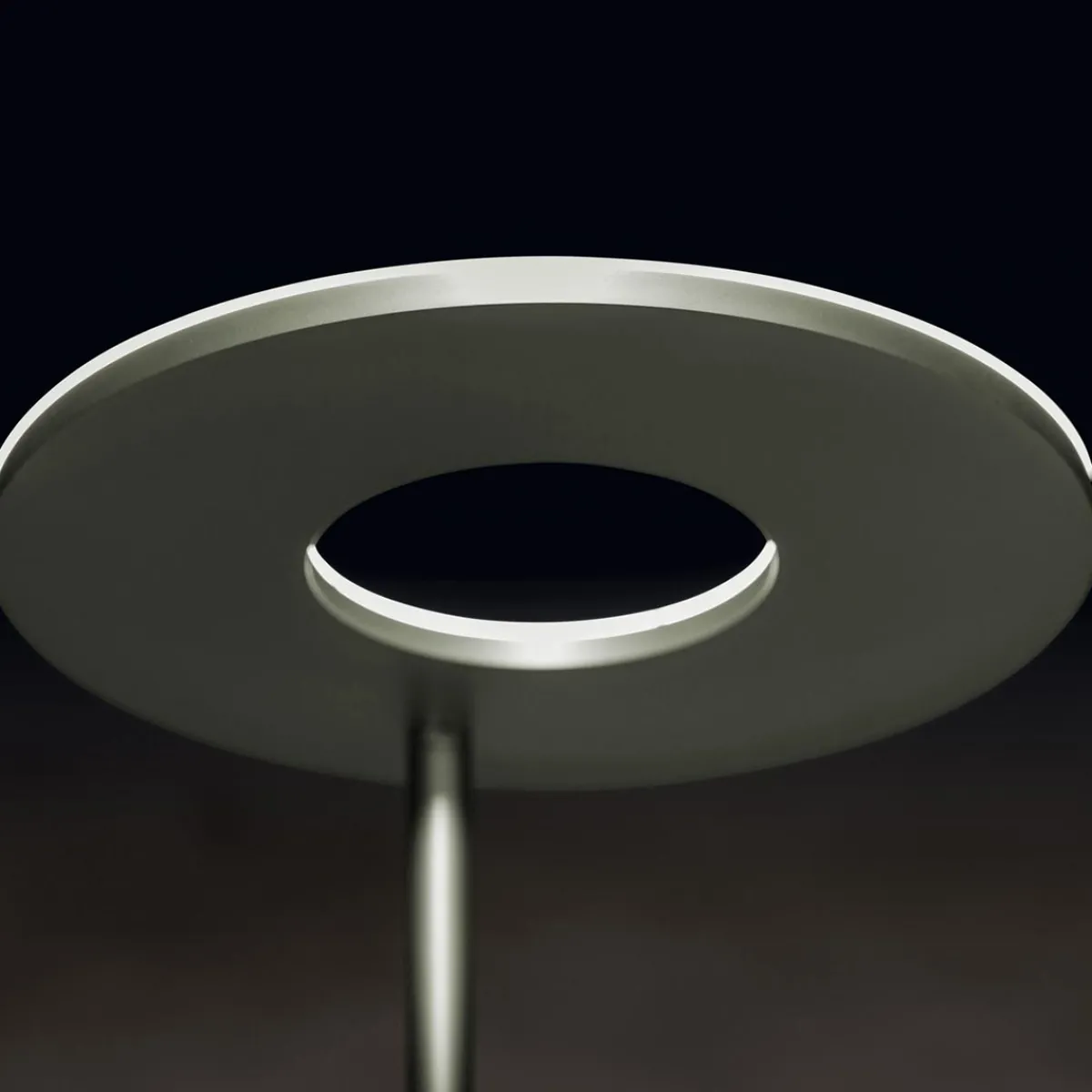 New Nova Plano LED Deckenfluter mit Lesearm Stehleuchten|Leseleuchten