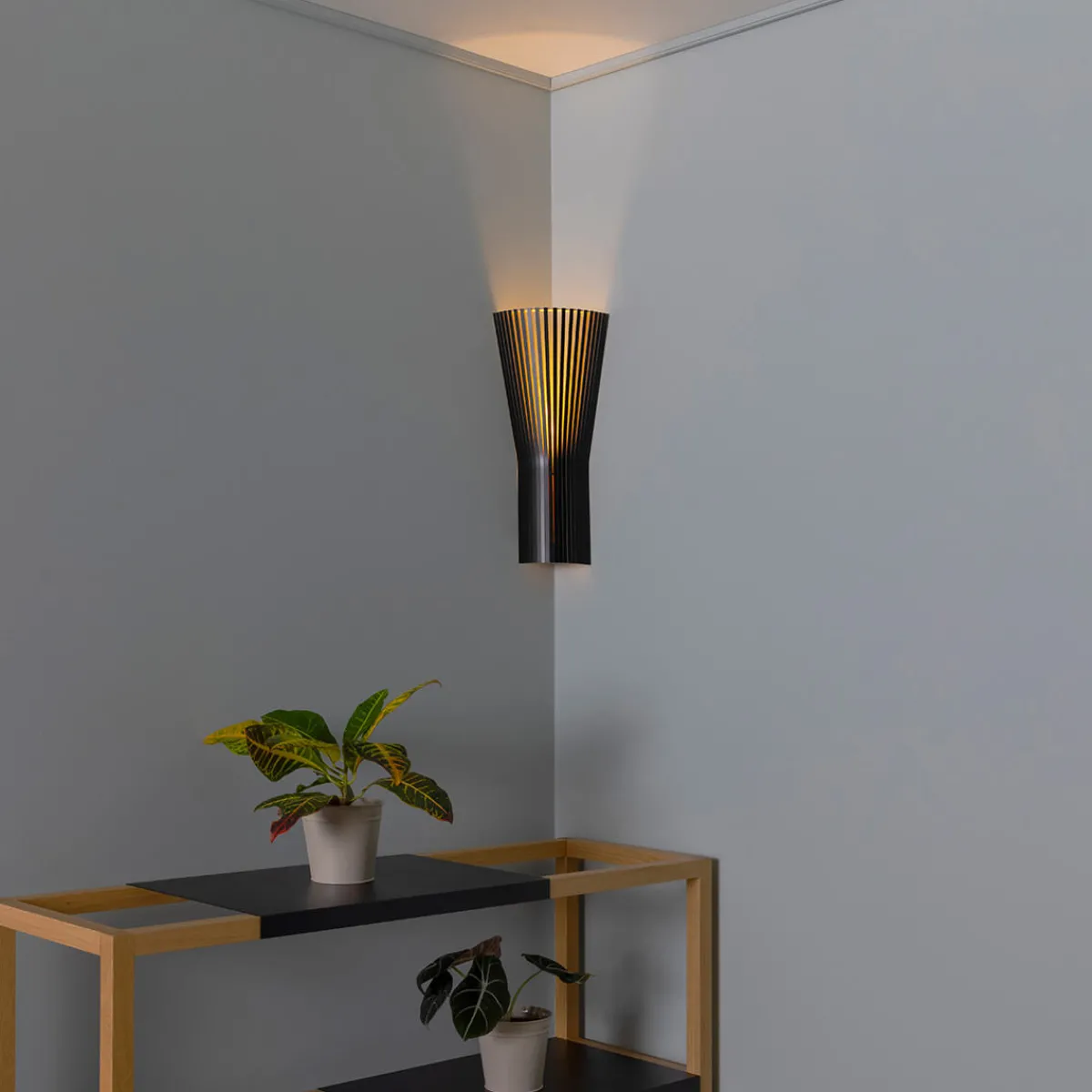 Secto Small 4237 Eck- / Wandleuchte Hotellerie|Wandleuchten