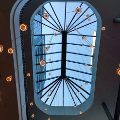 Outlet LED Floating Globe 150 twisted smokey grau E27, 6 W, 1900 K, dimmbar E27|Dekorative Leuchtmittel